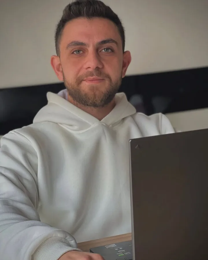 Abd al rahmman Hallak, Graphic Designer
